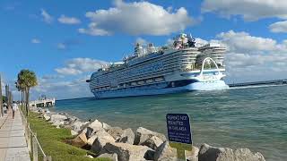 208-209 Cruise ship Icon of the Seas and Carnival Sunrise Double Depart Port Miami 