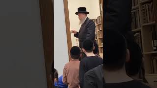 חנוכה ליל ראשון 5786 עם האדמו"ר סקור מונסי