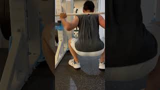 【出勤前】スクワットの仕方難し〜〜#筋トレ#fitness #shorts #funny