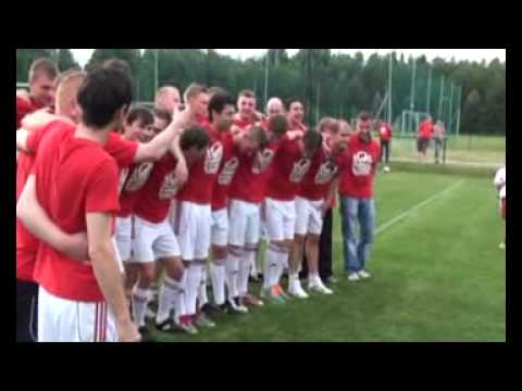 Pokalübergabe zum Aufstieg des VfB Hohenleipisch 1912 in die Brandeburgliga