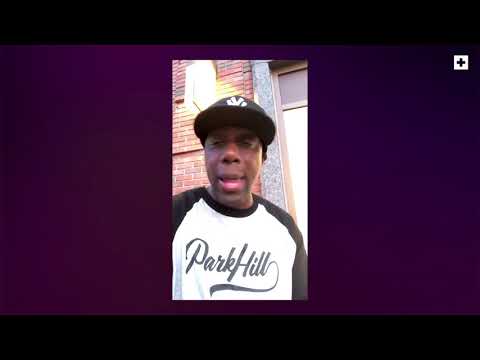 Inspectah Deck announcing the winner in Tracklib contest