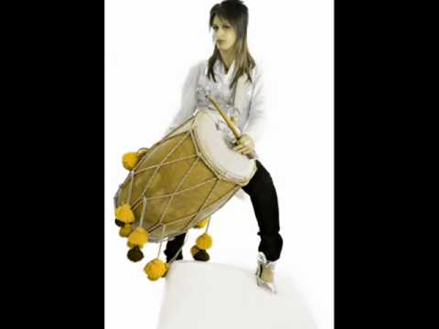 Rani Taj - The Girl who plays Dhol like No Other