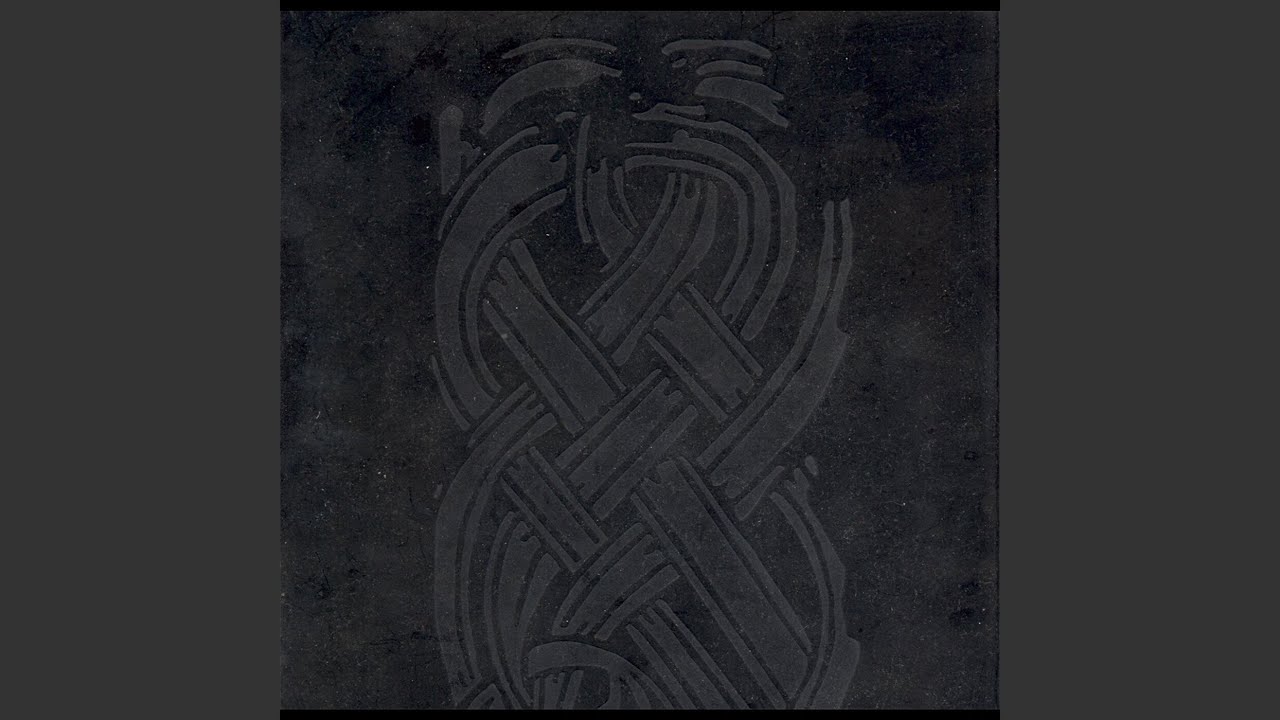 Uppi í háa hamrinum býr huldukona