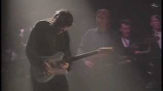 GARY MOORE - difficult and beautiful blues-rock solo - The Sky Is Crying.wmv