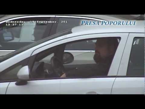 preotul cu 666, care fumează iarba diavolului (1080p HD)