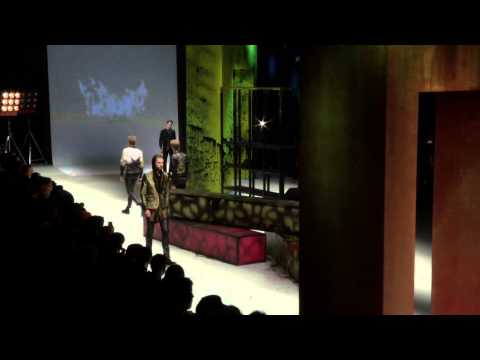 Roberto Cavalli Menswear Autumn/Winter 2014-15 Fashion Show