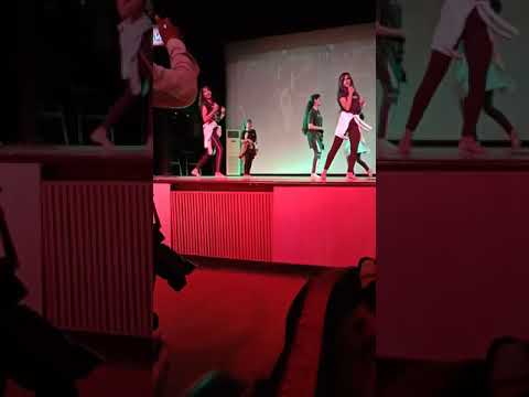 download lagu mp3 mp4 Khanna Girls, download lagu Khanna Girls gratis, unduh video klip Khanna Girls