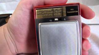 Philips L0X25T/00L AM-SW transistor radio circa early 1960's