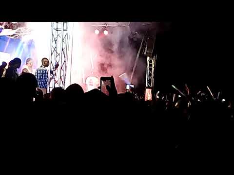 Crowd goes wild as Burna Boy performs 'Ye', 'Gbona' and more at RED TV Rave