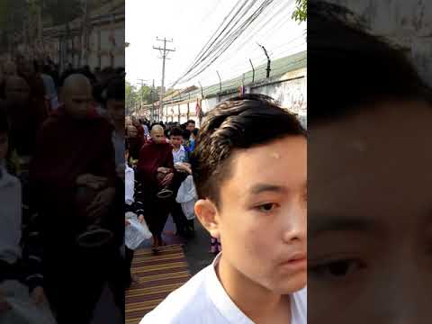 ITBMU 2020 Foreigner monks alms round