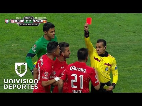 En menos de 30 segundos y en la misma jugada expulsaron a tres jugadores de Toluca