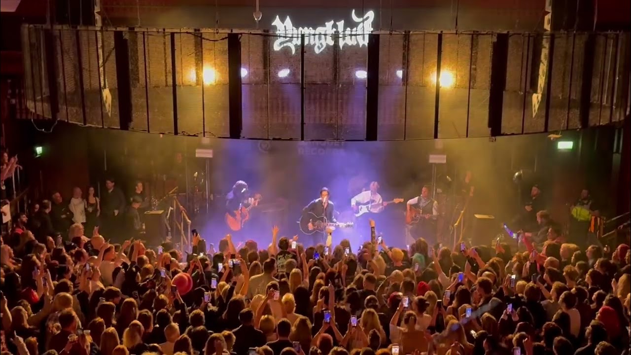 Yungblud - Wild Woman, Live at Banquet Records