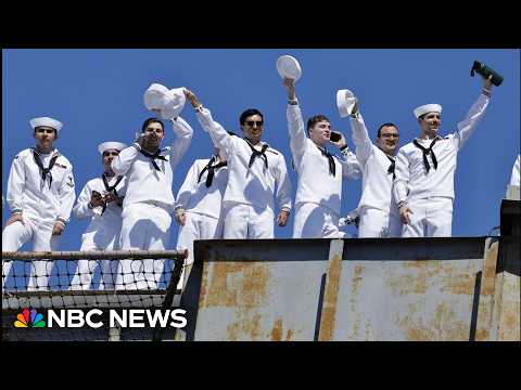 USS Lincoln docks in San Diego after 10-month deployment