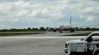 preview picture of video 'Parking Airbus A330-200 Livingston La Romana - Republica Dominicana'