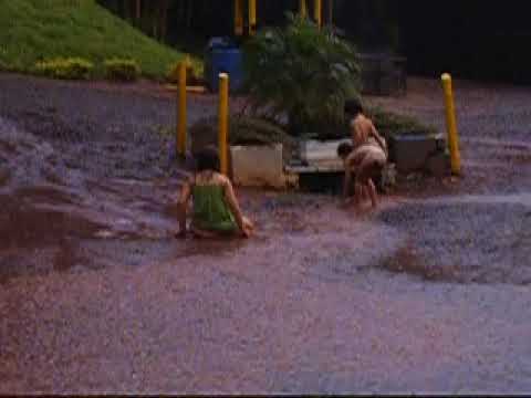 BRINCANDO NA LAMA 02