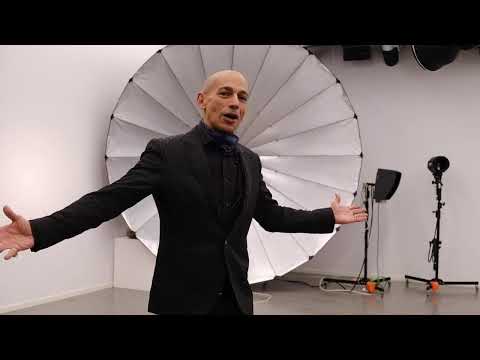 Video showcasing the Profoto Zoom Reflector