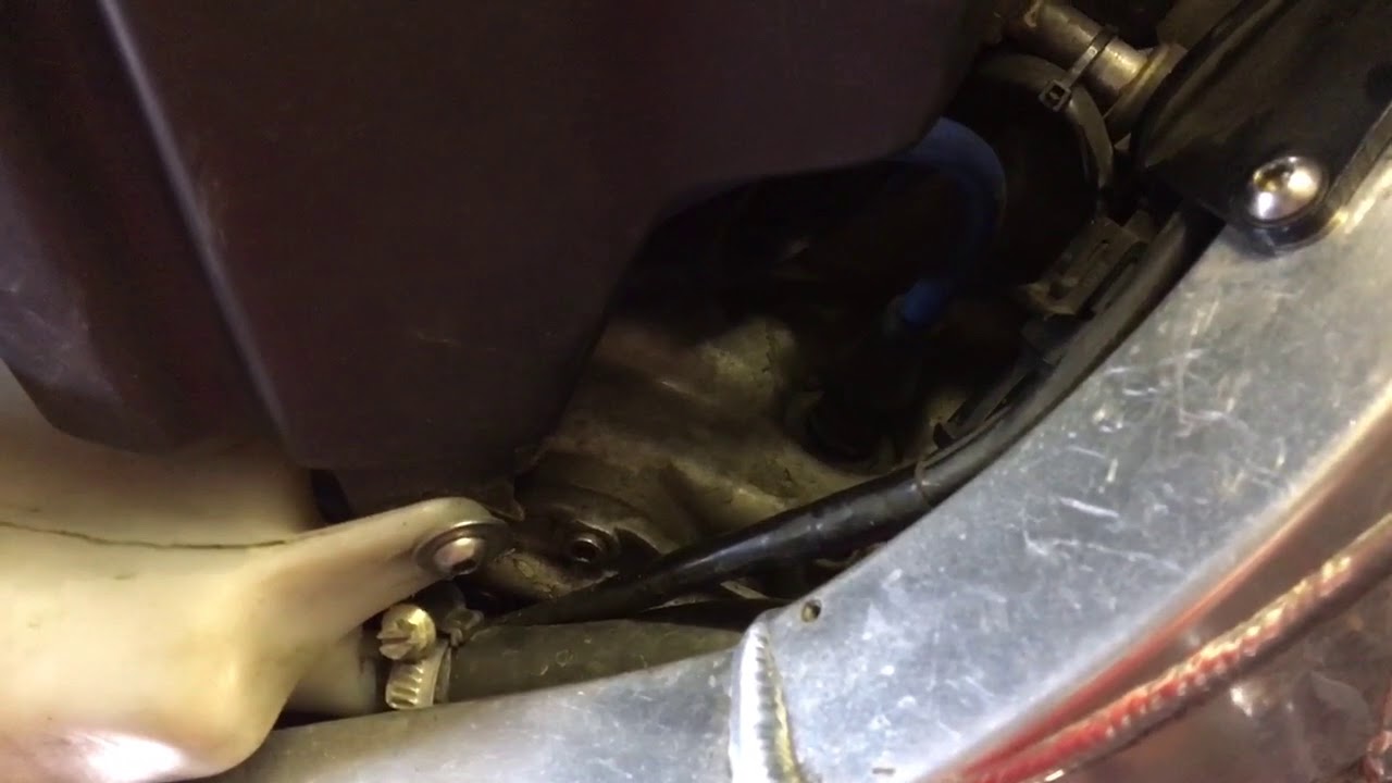 Laverda 750S Formula spark plug arcing.