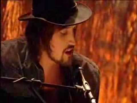 Me Plus One Acoustic - Kasabian