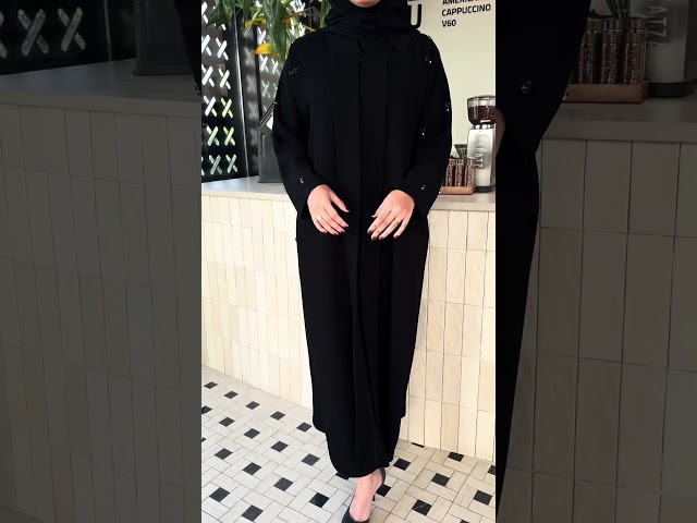 عباية كريب سراميك اسود اكمام شك يدوي