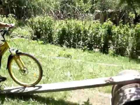 трюк на велосипеде