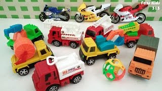 Download lagu Vidio Mainan Koleksi Mobil   mobilan dan Motor - Motoran mp3