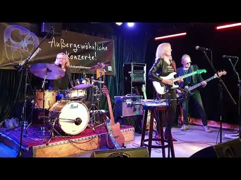 Vanesa Harbek_Trying_ live@Club am Donnerstag_Hamburg-Bergerdorf_14.April.2022