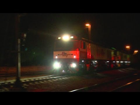 CSR Class Locomotives / "Dooen" Container Freight - PoathTV Australian Trains & Railways