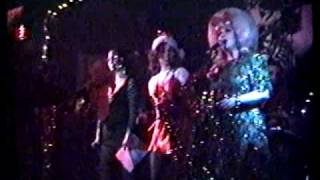 Melba Toast, Little Miss Tammy Smith & Toni Dodd-Silent Night