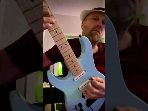 Rocking Blues Lick Of The Day ! #riff #guitar #texasblues #memphis #guitarist #stratocaster #blues