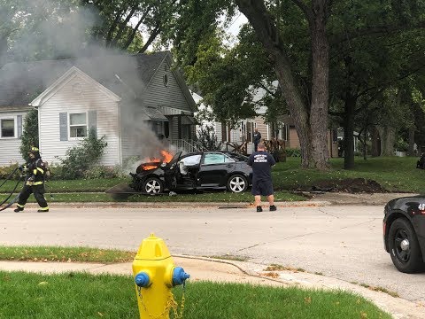 stolen vehicle crashes, suspects flee on foot 9/21/19