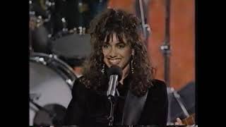 Bangles - Walking Down Your Street (Live - American Video Awards 1987)
