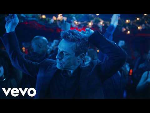 Kato Feat. Jon - Turn The Lights Off (Nightwhisper Remix) | Jon Hamm - Club Dance Scene