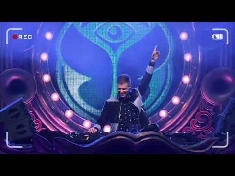 Tomorrowland 2017 - Armin van Buuren (Epic moment)