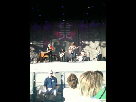 "THIS FLIGHT TONIGHT", COURT YARD HOUNDS, LILITH FAIR