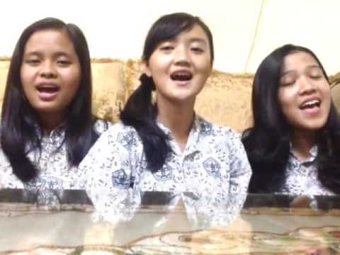 Putri Dalam Cermin - Trio La Quitta
