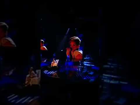 Rihanna || Russian Roulette