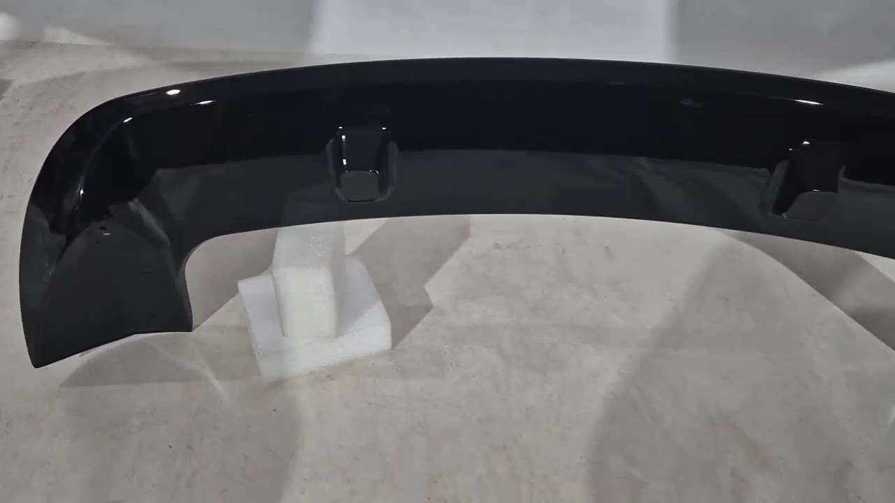 Спойлер заднего стекла V1 (Черный глянец) Video 1