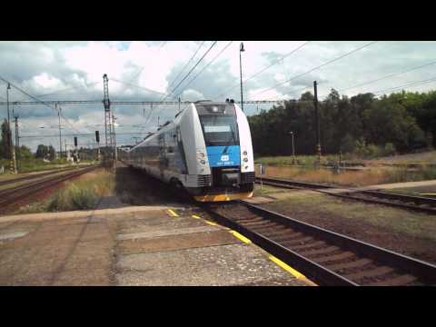 Příjezd vlaku Os 6820 (ČD 440.002) - Most, 22. 6. 2013