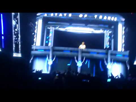 #ASOT600MEX Armin vs. Photographer - Airport (Armin van Buuren Mashup)