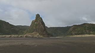Karekare Beach Walking Tour In Auckland New Zealand
