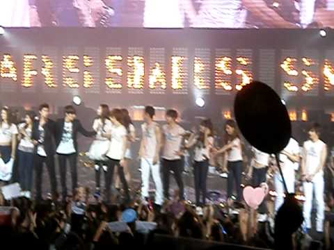 SMTown Live In Paris Sorry Sorry SNSD, Super Junior, f(x), SHINee, DBSK fancam