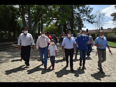 Sáenz visitó Los Toldos y anunció que desde el jueves recibirá asistencia vía terrestre