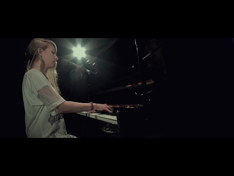 Shari Sophie - Feder (Offizielles Akustik Video)