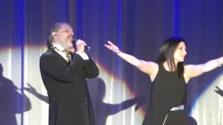 Laura Pausini y Miguel Bose - Te Amare (Live from New York)