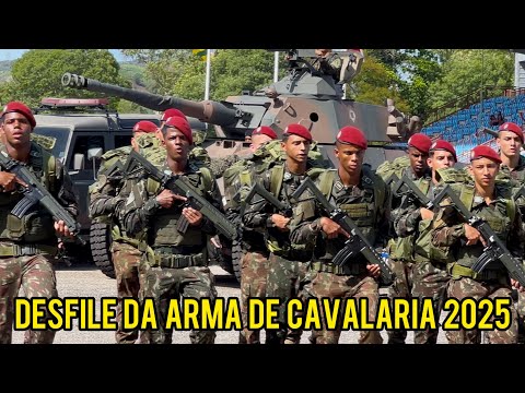 DESFILE DE ESQUADRÕES DE CAVALARIA DO EXÉRCITO EM SOLENIDADE ALUSIVA AO DIA DA ARMA DE CAVALARIA 🇧🇷