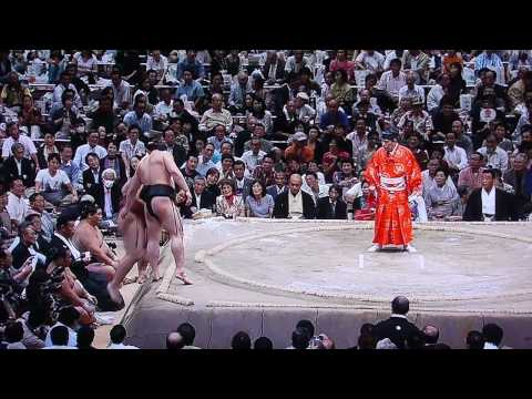Harumafuji vs Kisenosato (Day7 Kugatsu-Basho 2009 Sep)