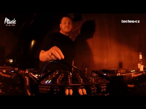 OL-WIZ live at Groove bar Prague