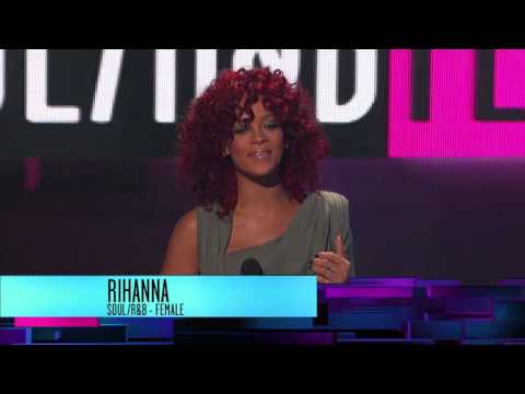Rihanna Wins Soul/R&B Female - AMA 2010