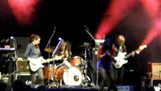 CSS - City Grrl - Live @ Berlin Festival - 09-09-2011