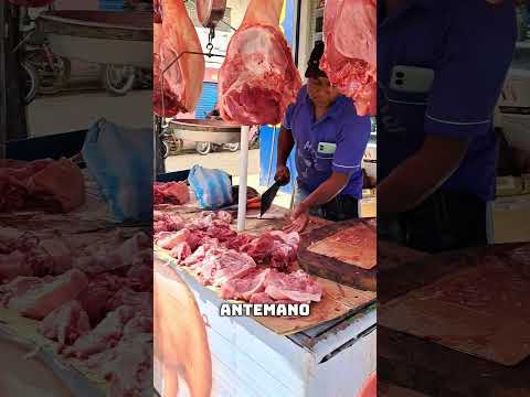 En María La Baja se trabaja con orgullo.Don Julio Acevedo, vendedor de cerdo de calidad